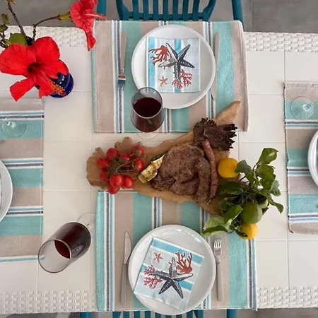 A Pochi Passi Dal Mare * 마자라데발로
